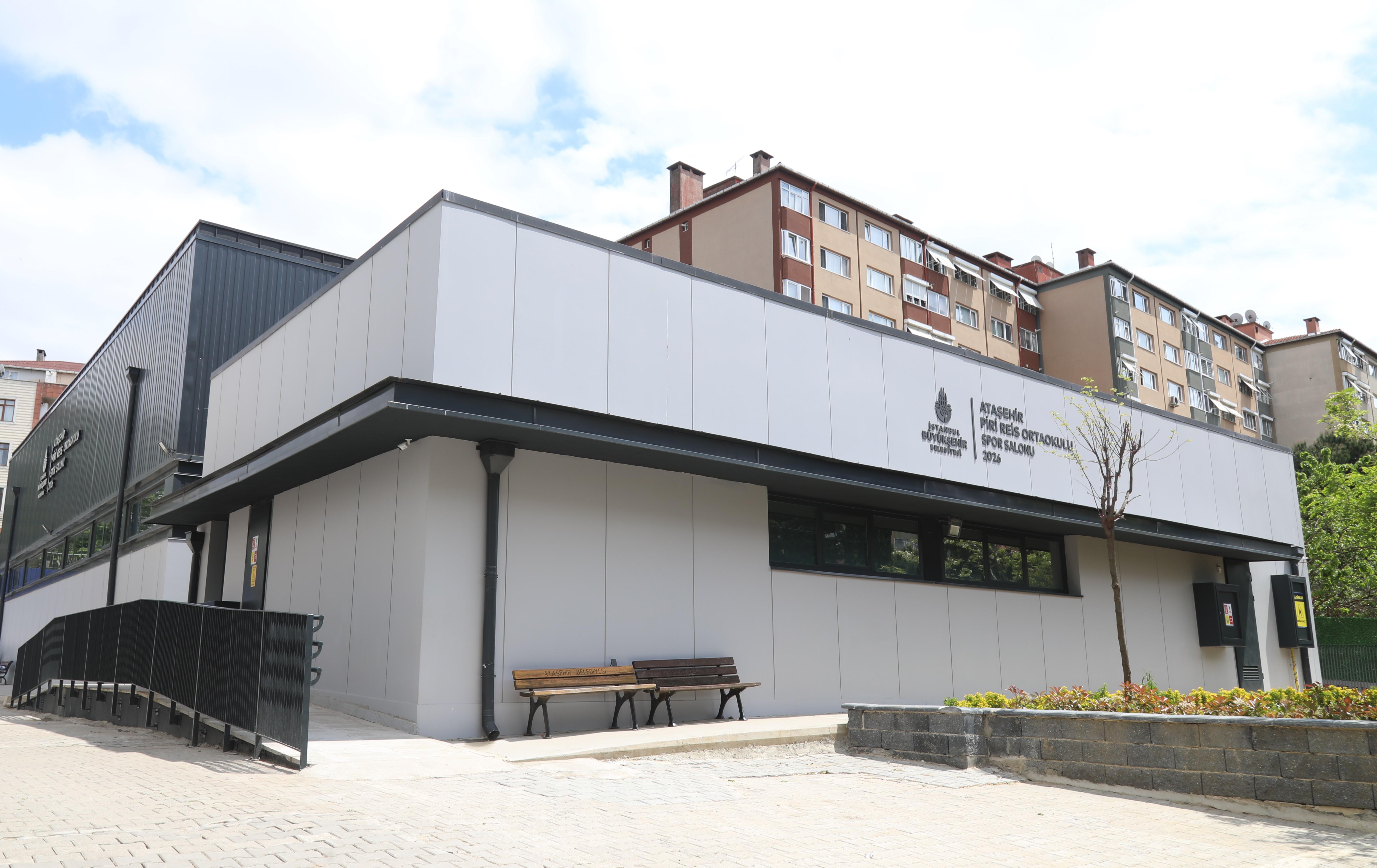 Piri Reis Ortaokulu Spor Salonu